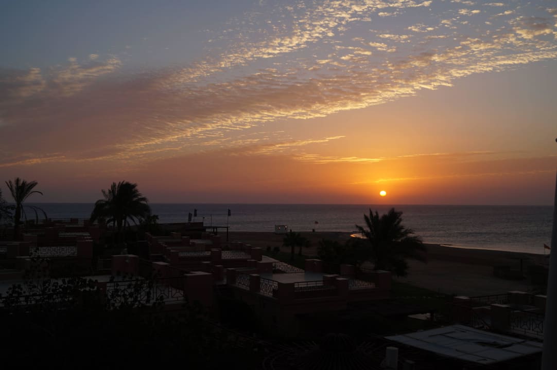 Sonnenaufgang über dem Hotel Shams Prestige Abu Soma-Adults Only