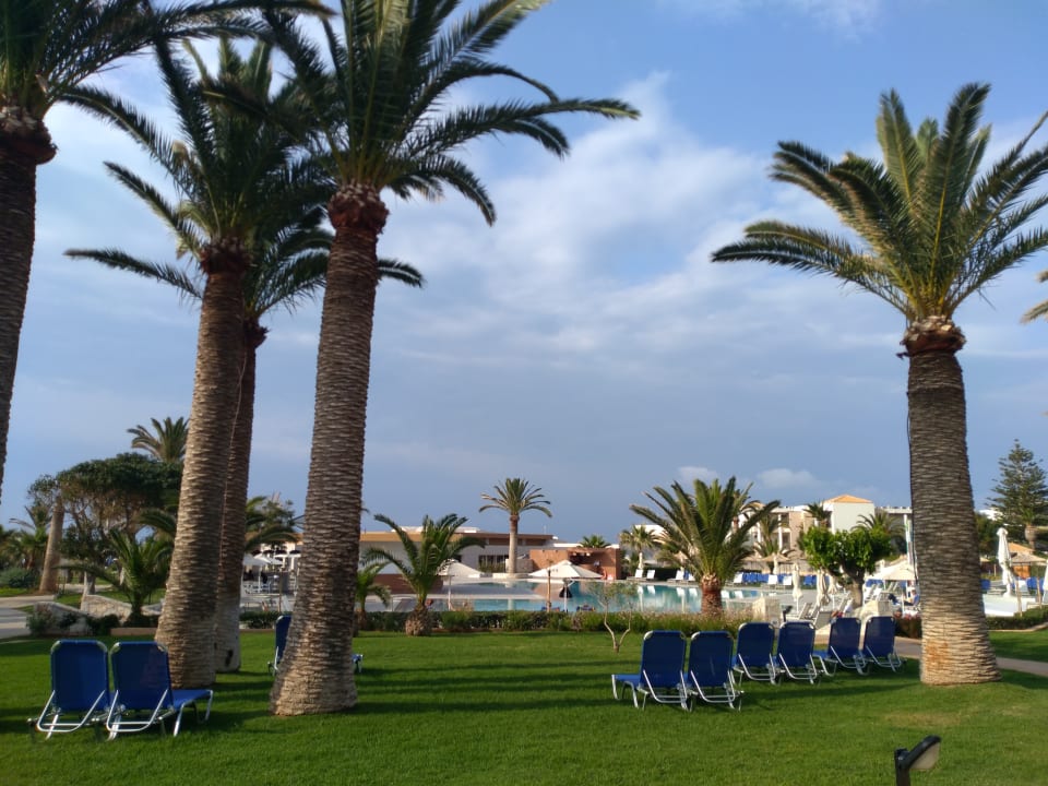 Gartenanlage Anissa Beach & Village