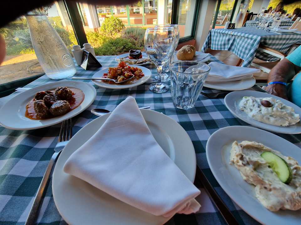 Gastro Dessole Dolphin Bay Resort