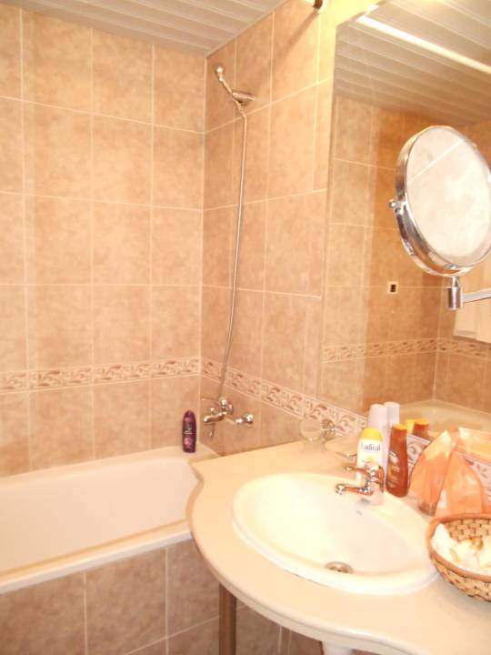 Badezimmer Odessos Park Hotel