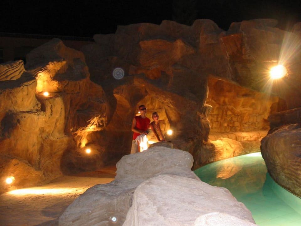 Fajna noc na spacerek Pyramisa Beach Resort Sahl Hasheesh