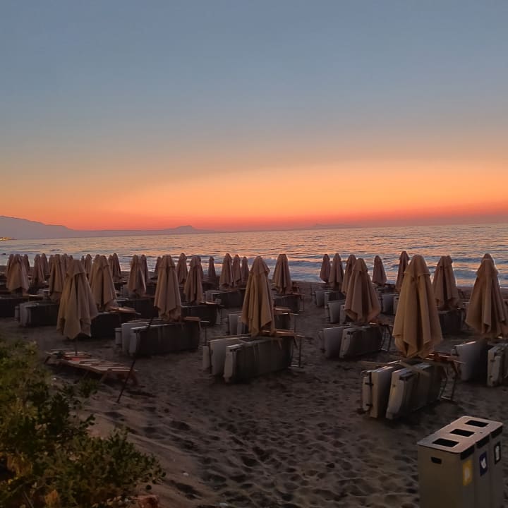 Strand AMIRA Luxury Resort  Adults Only