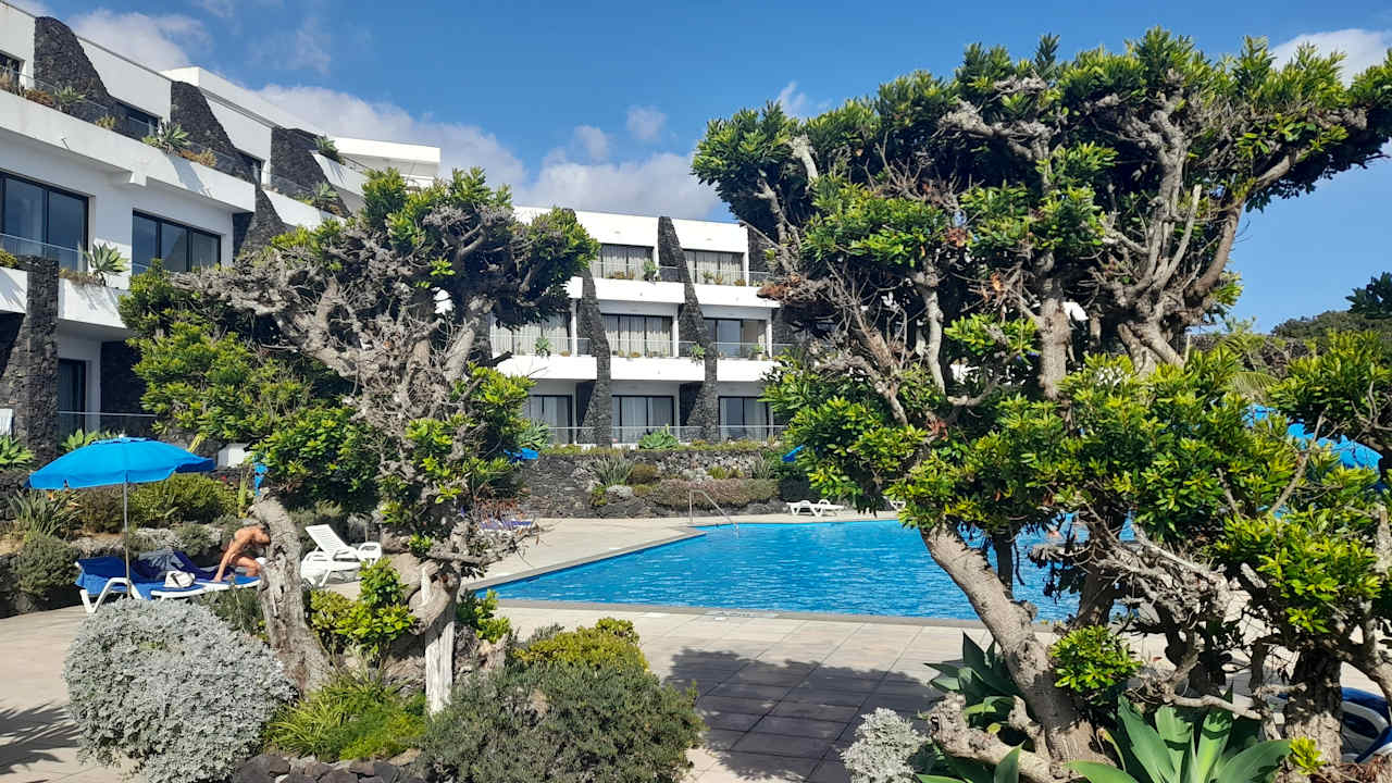 Pool Caloura Hotel Resort