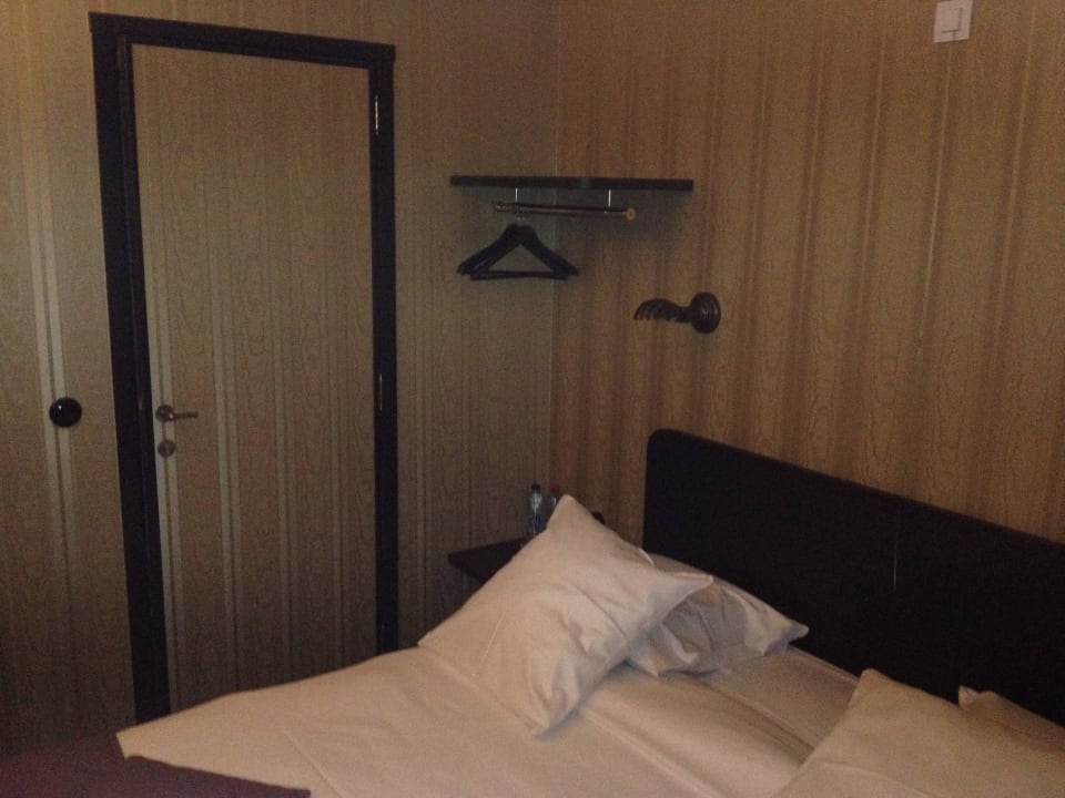 Blick vom Balkon in Richtung Bad Hotel Le Berger