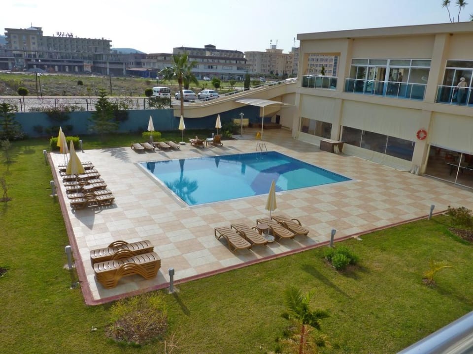 Kleiner Pool Solivia Hotel