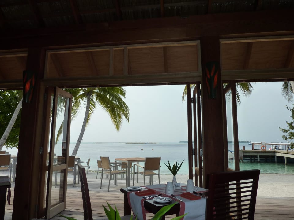 Ausblick von unserem Tisch im Funama Restaurant Vilamendhoo Island Resort & Spa