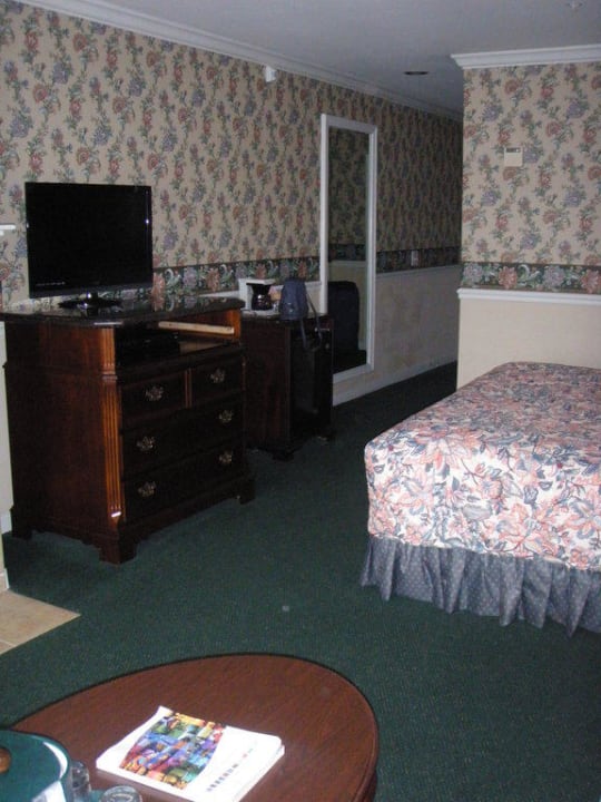 Blick Richtung Eingang Hotel Ascot Suites