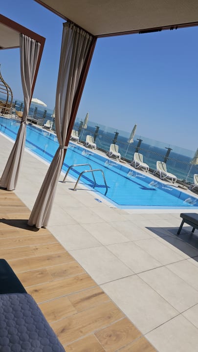 Pool Maritim Hotel Amelia