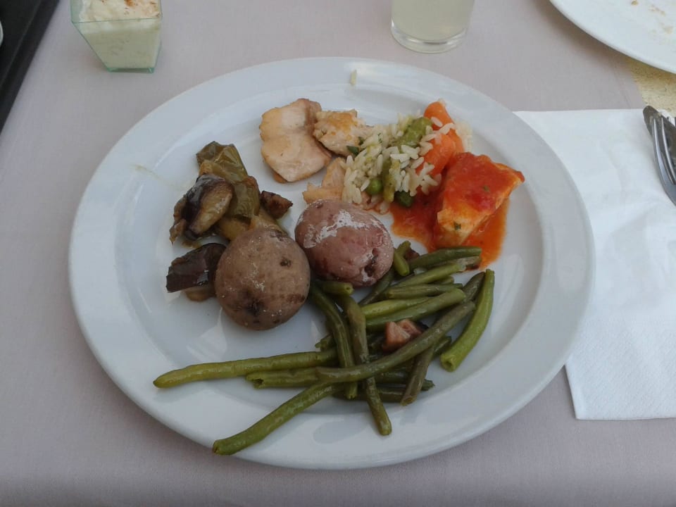 Landestüpisches Abendessen LABRANDA Bahía y Villas Fañabé