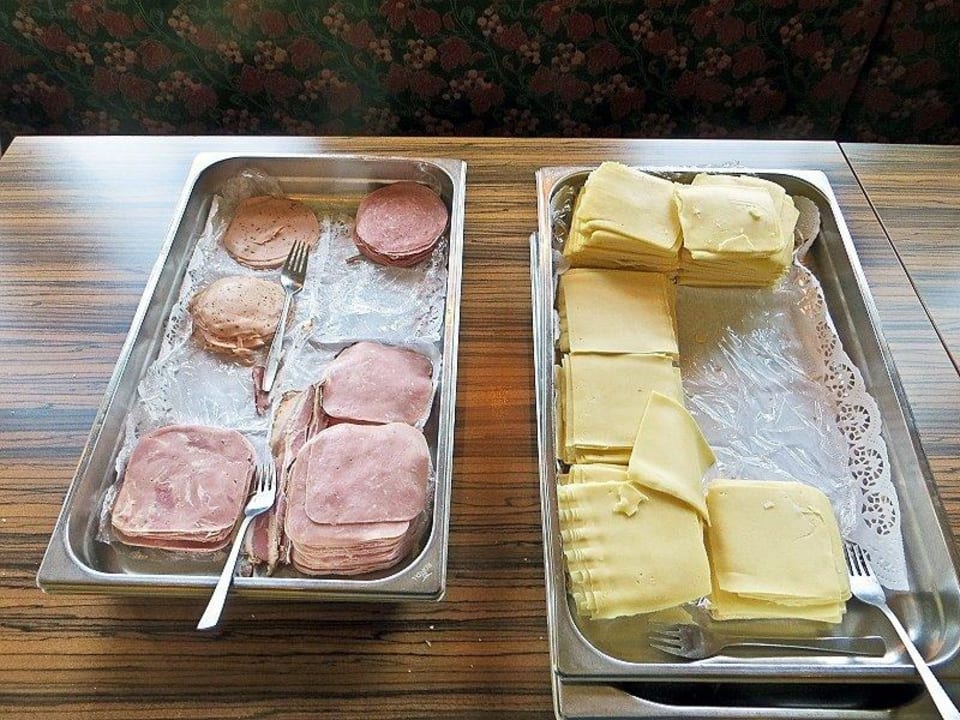 Wurst- und Käsebuffet zum Frühstück Landgasthof Torrenerhof