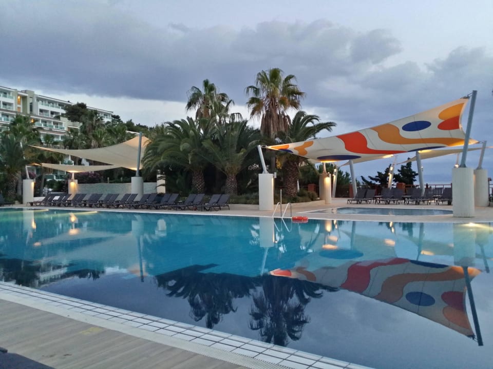 Poolanlage Hotel Pine Bay Holiday Resort