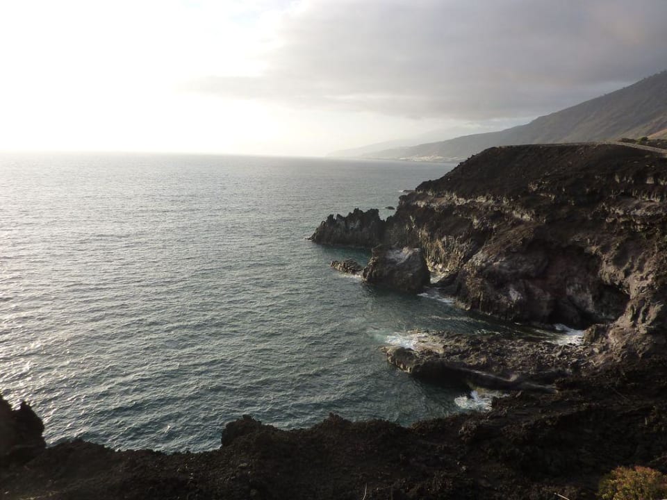 Steilküste vor dem Hotel La Palma Princess