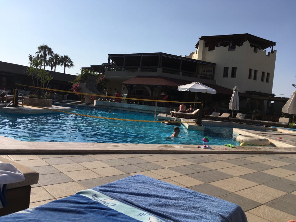 Pool Gaia Garden Hotel