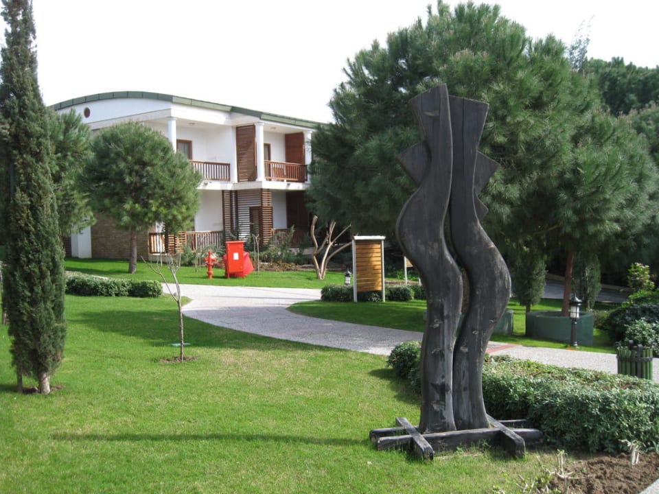 Kunst im Garten und Bungalow Voyage Belek Golf & Spa