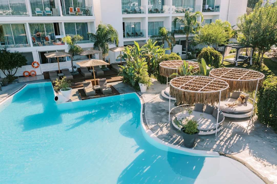 Pool Kouros Exclusive