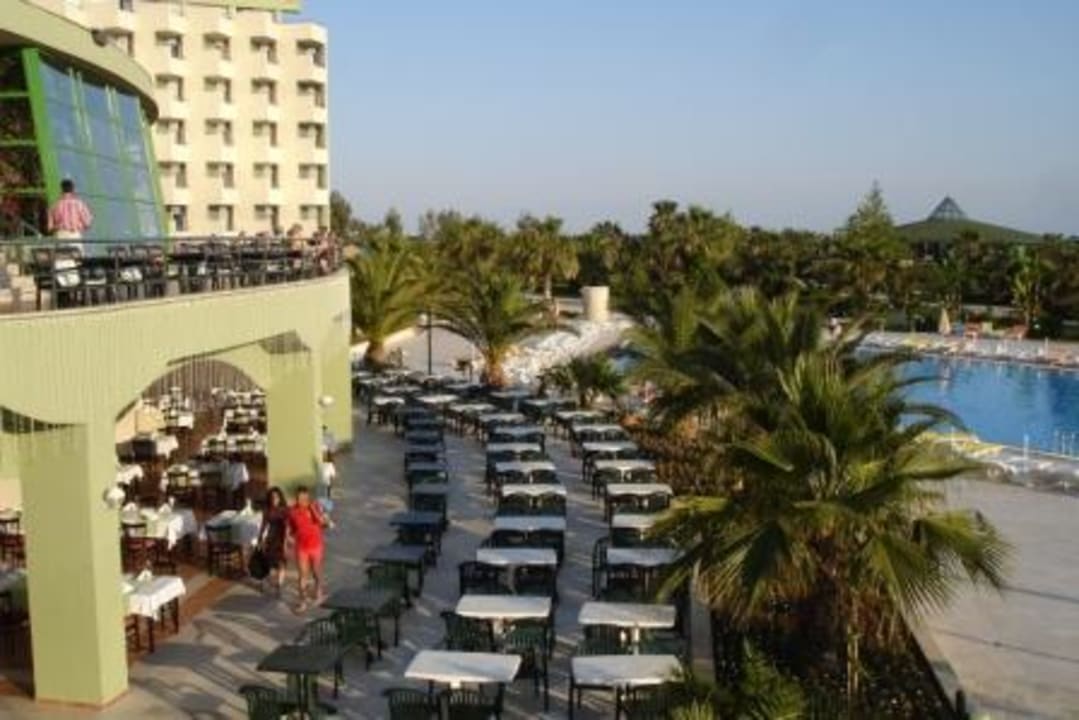 Außenanlage beim Pool VONRESORT Golden Coast