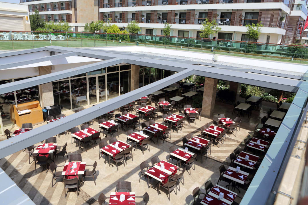 Hauptrestaurant außen. Sentido Trendy Verbena Beach