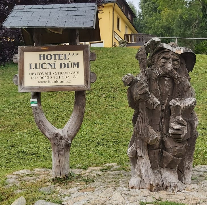 Außenansicht Hotel Luční Dům