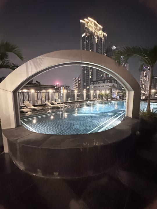 Pool Aira Hotel Bangkok Sukhumvit 11