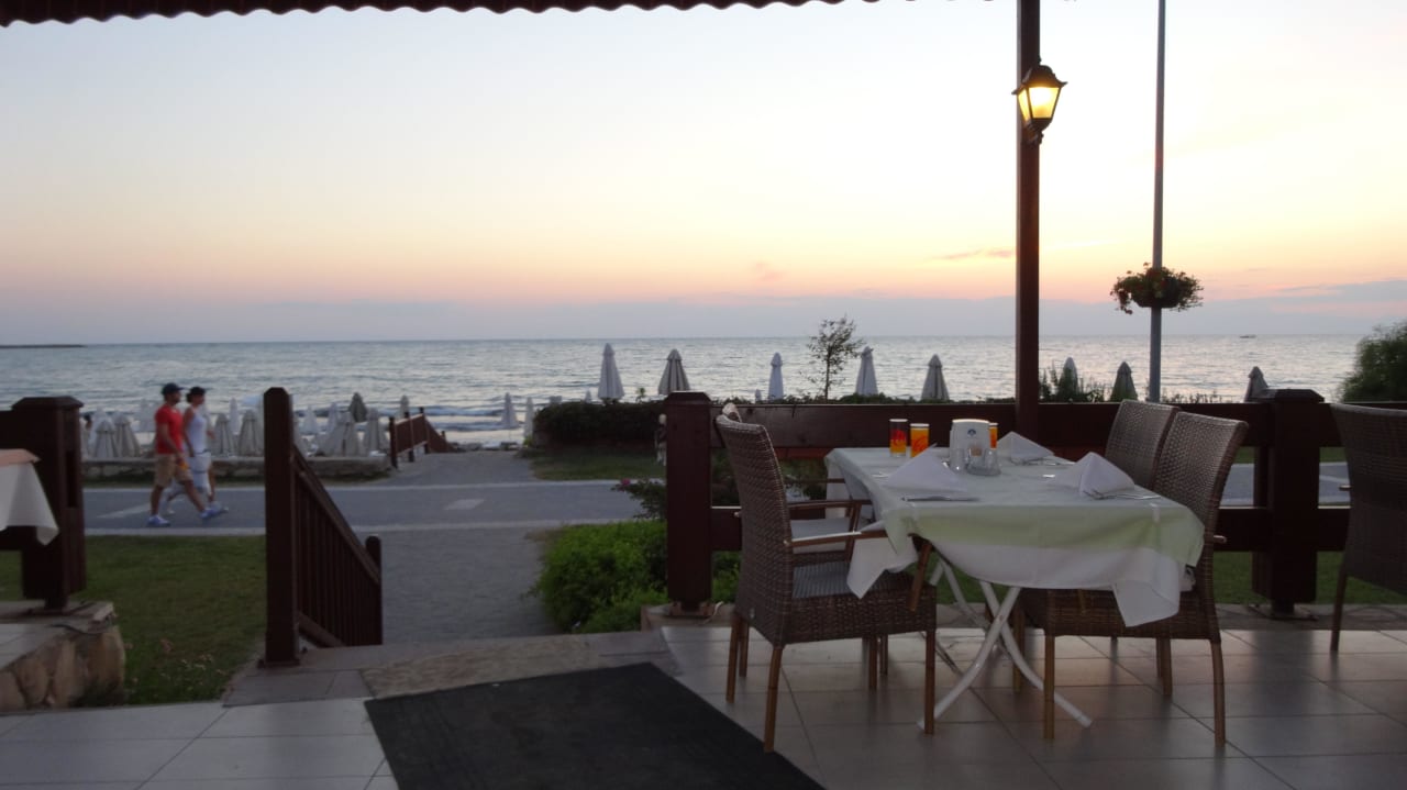 Blick vom Restaurant auf's Meer Özlem Garden Hotel