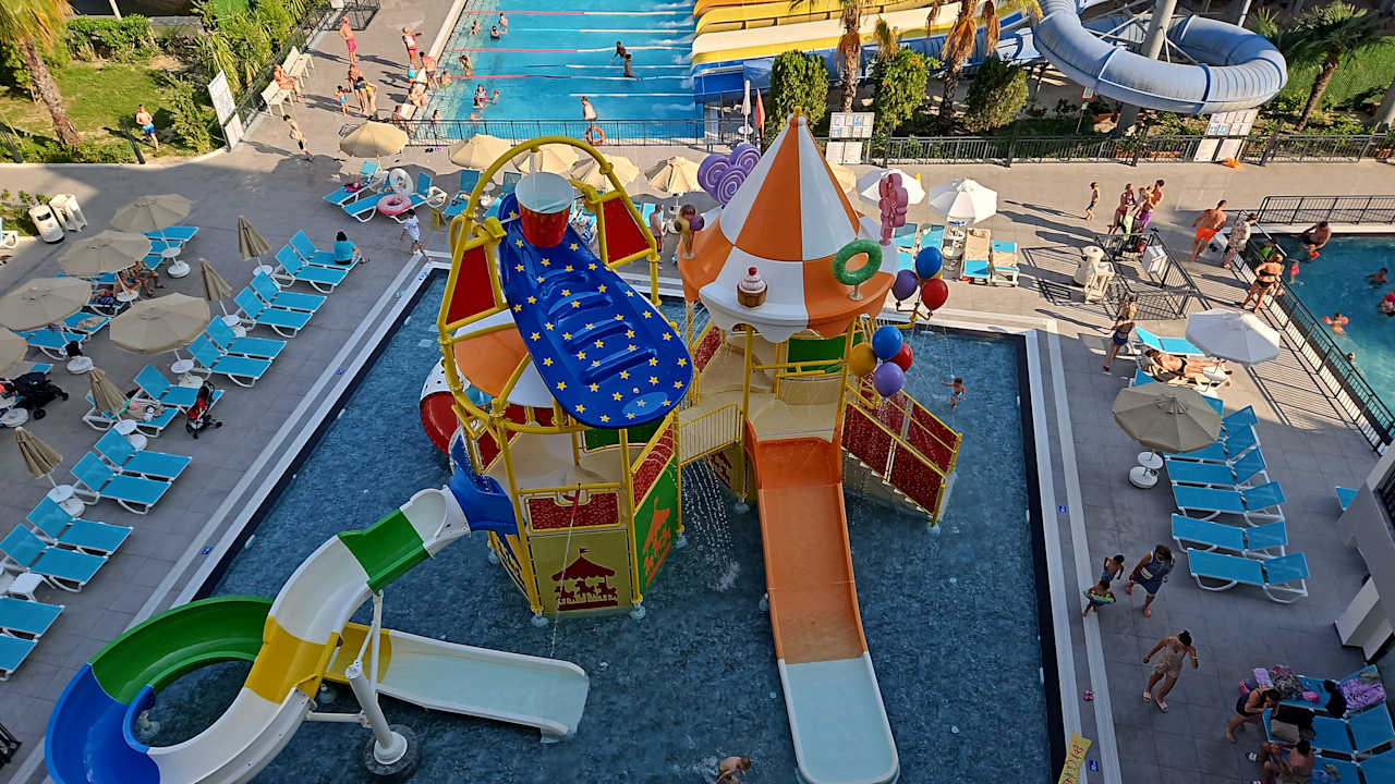 Pool Hane Family Resort