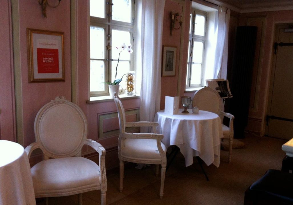 Gang zum Restaurant Hotel Villa Sorgenfrei & Restaurant Atelier Sanssouci