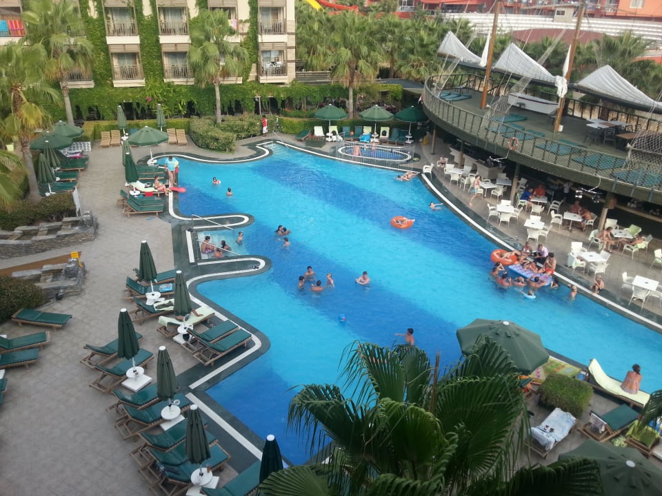 Ausblick auf den Pool Can Garden Resort