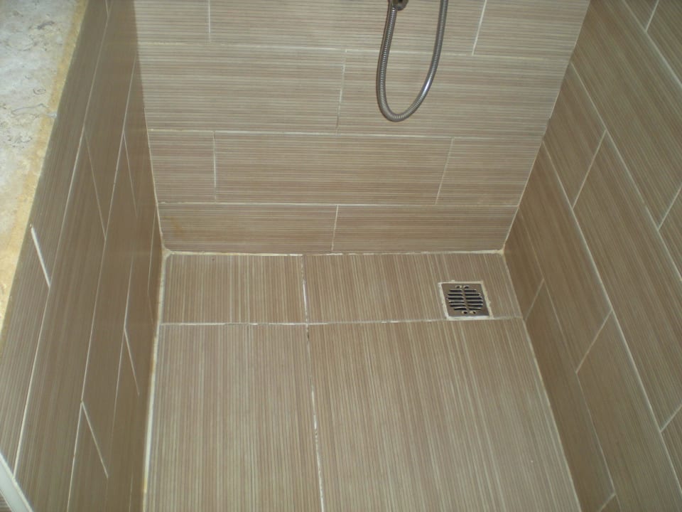 Ebenfalls sauberer Abfluss in der Dusche Jaz Dar EL Madina