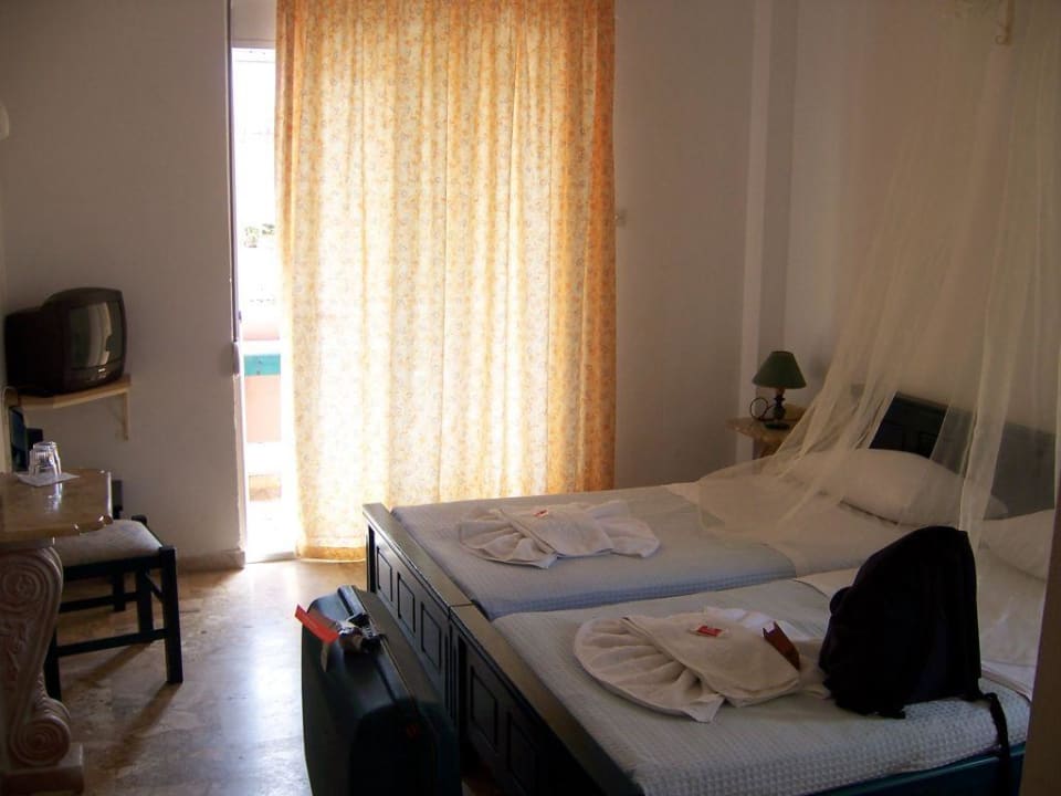 Zimmer altes Gebäude Strassenseite Orpheas Resort - Adults Only