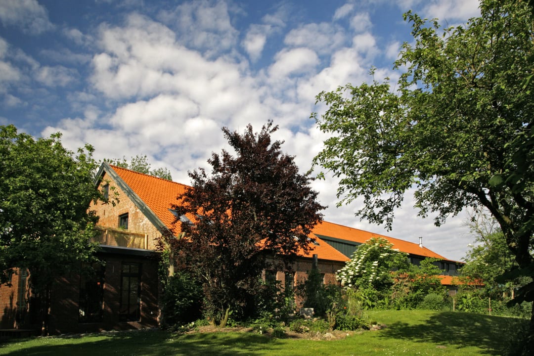 Der Garten am Wellnessbereich NAKUK | Das Friesische Landhotel