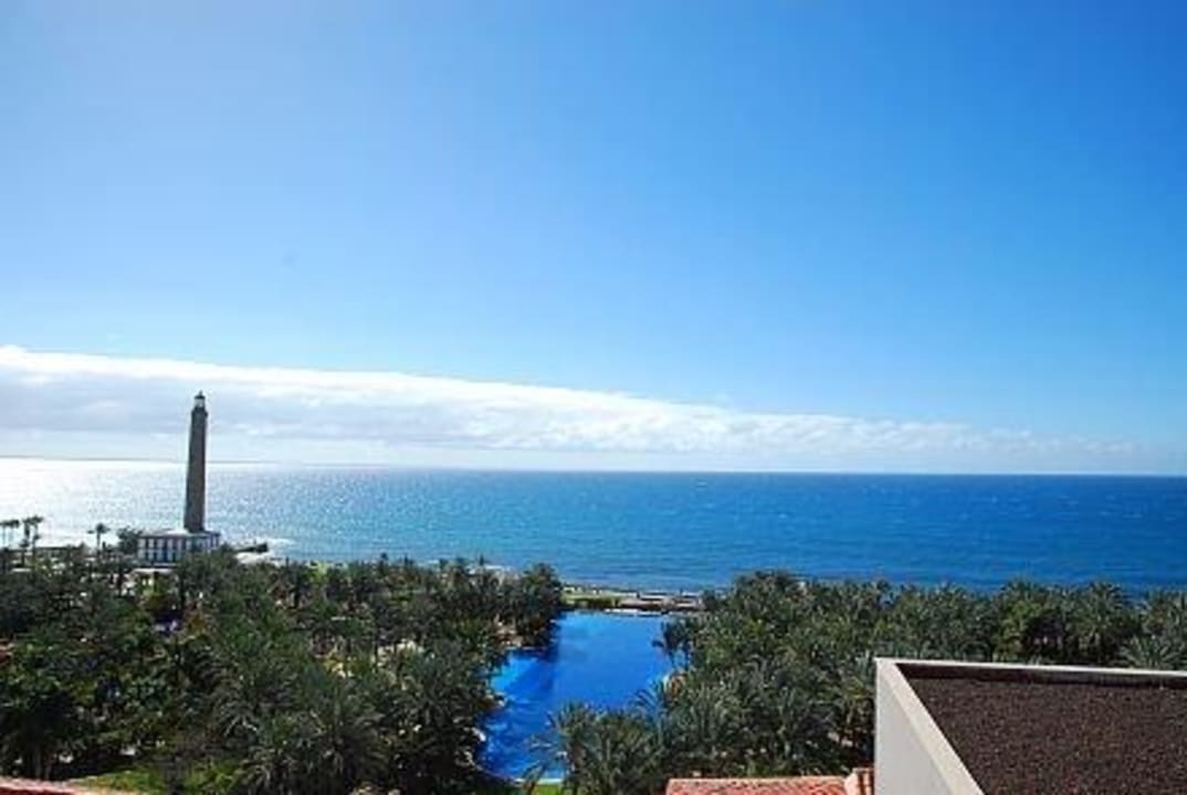 Blick zu Leuchtturm und Meer Lopesan Costa Meloneras, Resort & Spa