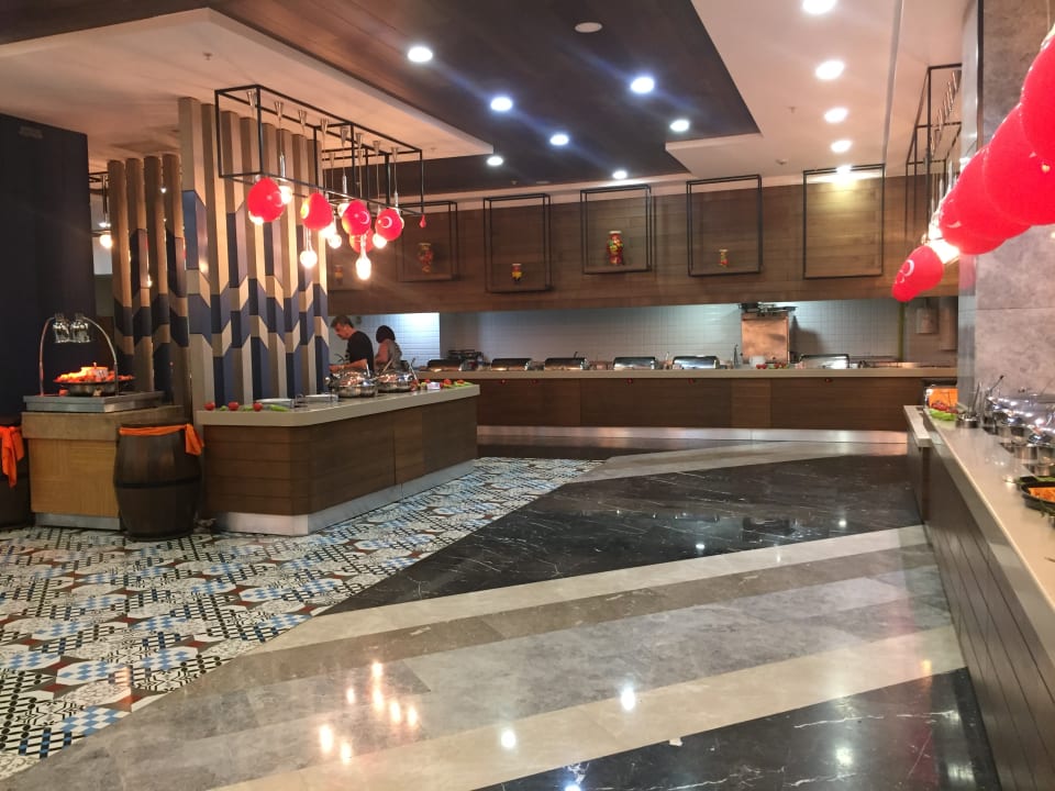 Restaurant Saturn Palace Resort Hotel