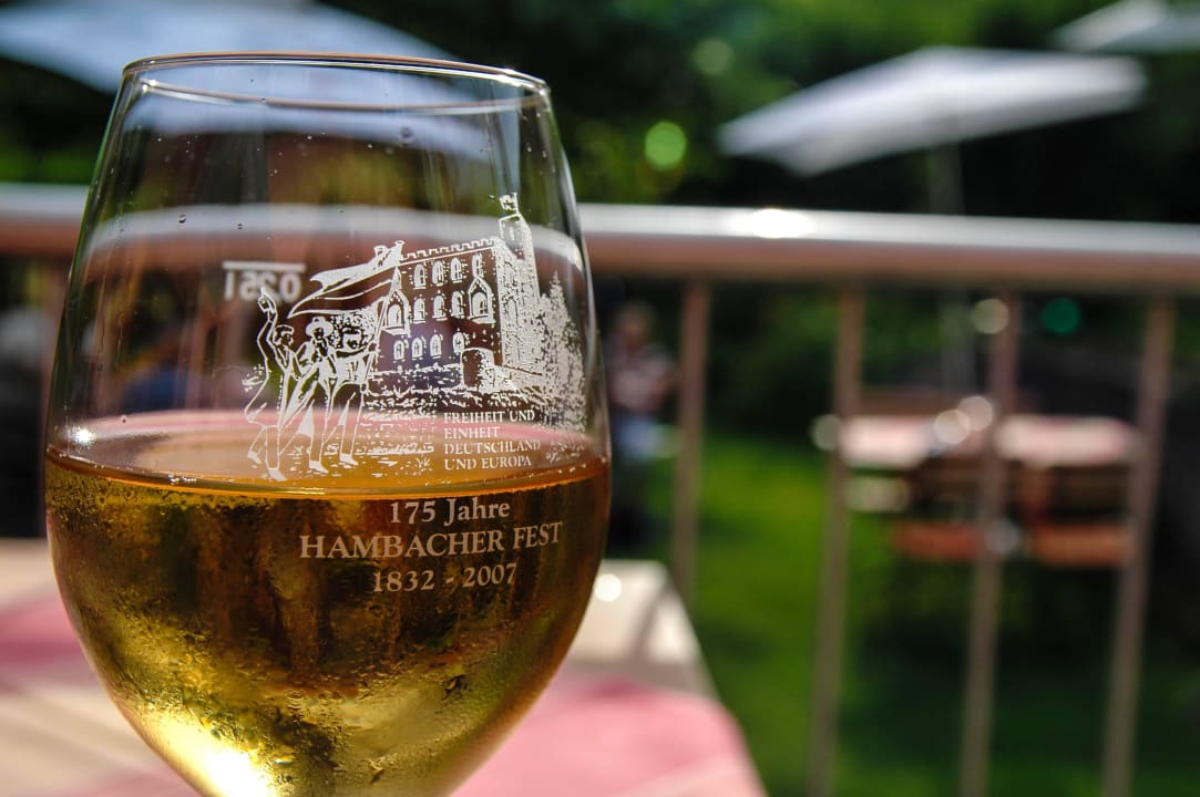 Alle Weine von unserem eigenen Weinhaus Paradies Landgasthof Jägerstübchen