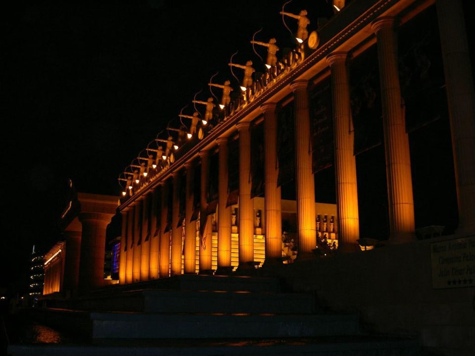 Kongres Centrum bei Nacht Hotel Cleopatra Palace