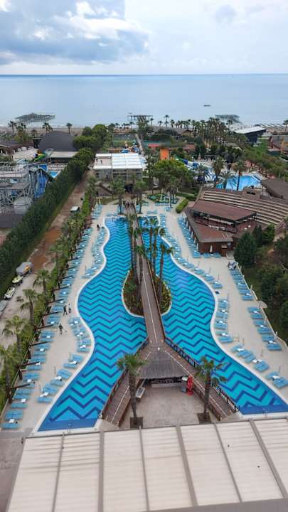 Außenansicht Saturn Palace Resort Hotel