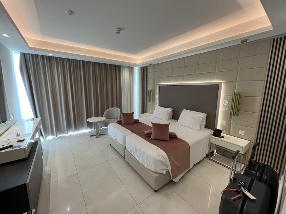 Zimmer Chrysomare Beach Hotel & Resort