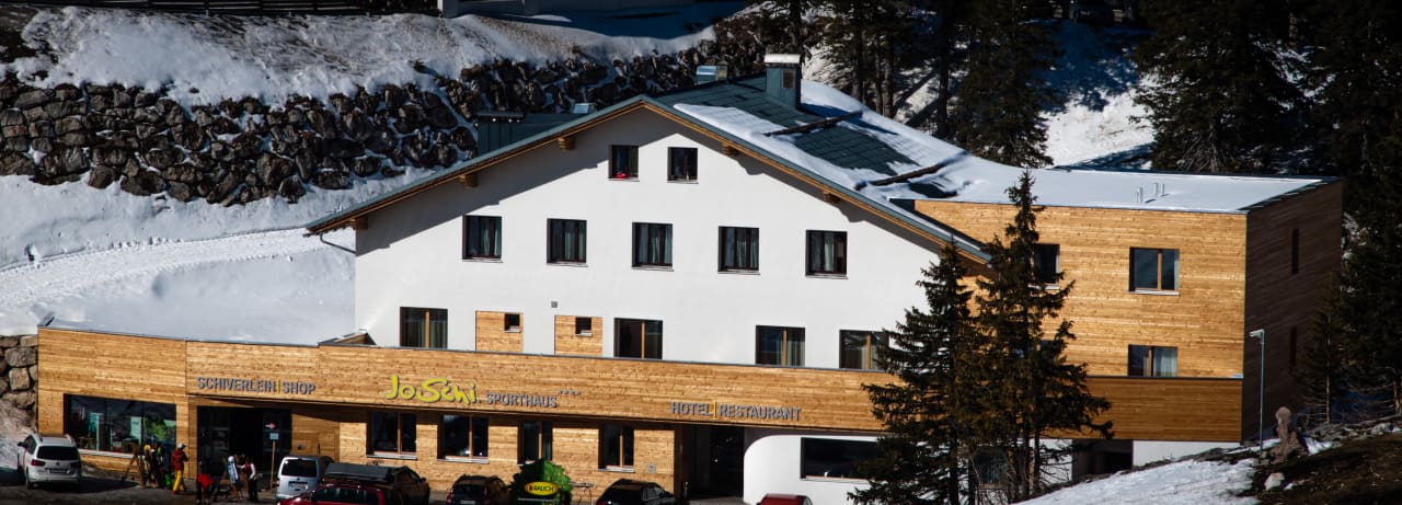 Außenansicht JoSchi Sporthaus Hochkar