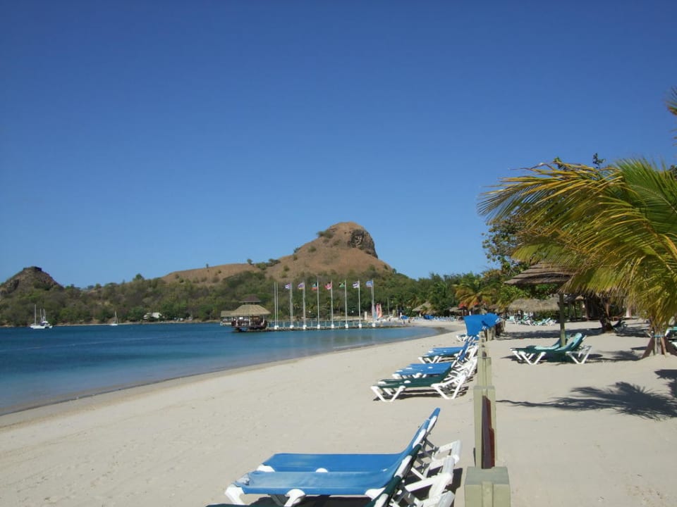 Hotelstrand in Richtung Pigeon Island Sandals Grande St. Lucian