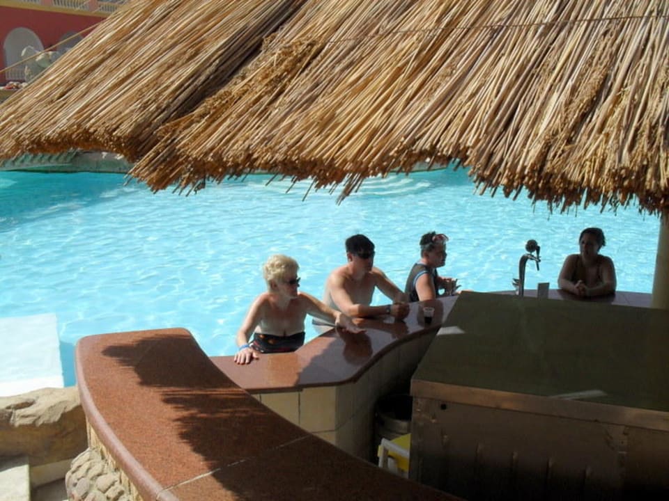 Bar im Pool Pickalbatros Alf Leila Wa Leila Resort - Neverland Hurghada