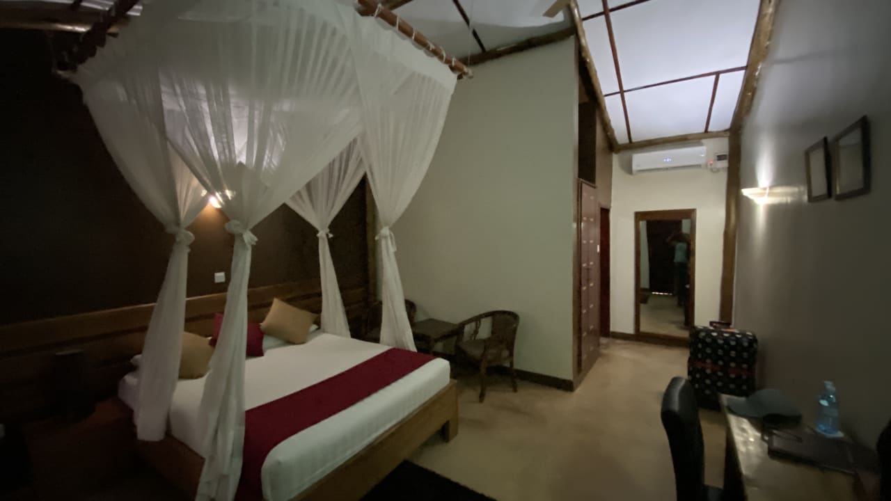 Zimmer Pakuba Safari Lodge