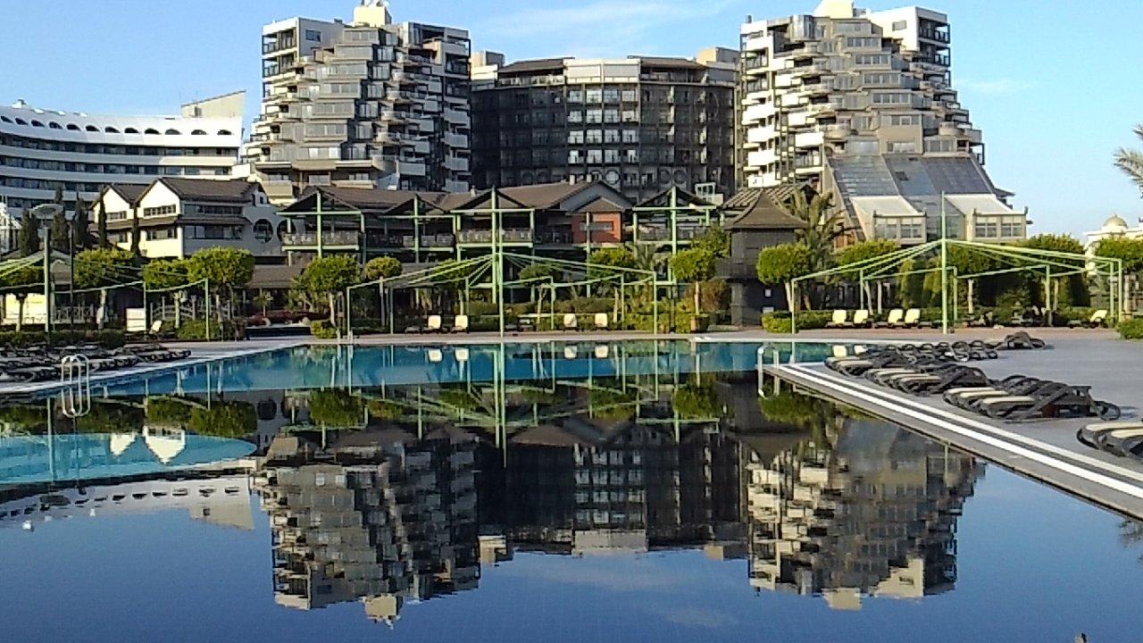 Gigantisch Limak Lara Deluxe Hotel & Resort