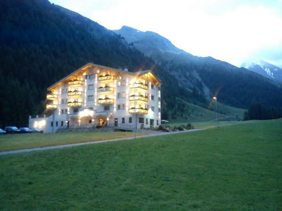 Chasa Castello by night Hotel Garni Chasa Castello relax & spa