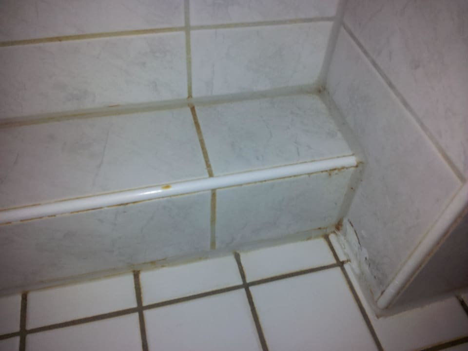 Bad in der 4* Ferienwohnung Gasthof Falkenstein