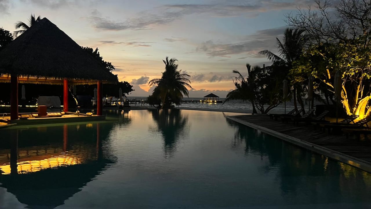 Pool Adaaran Select Meedhupparu Island Resort - Premium All Inclusive