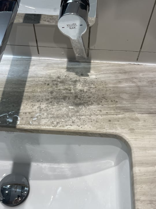 Zimmer Hampton by Hilton Marjan Island