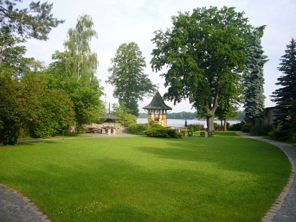 Blick Richtung See Hotel Seeschlösschen