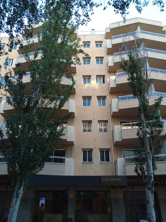 Außenansicht California Apartments