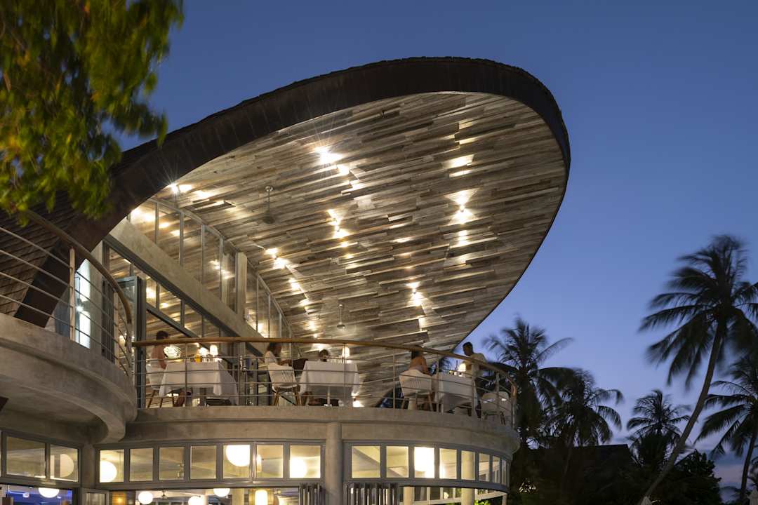 Außenansicht Outrigger Maldives Maafushivaru Resort