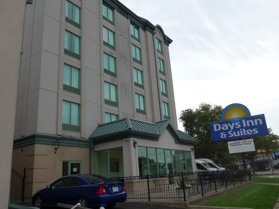 Außenansicht Days Inn & Suites by the Falls - Centre Street