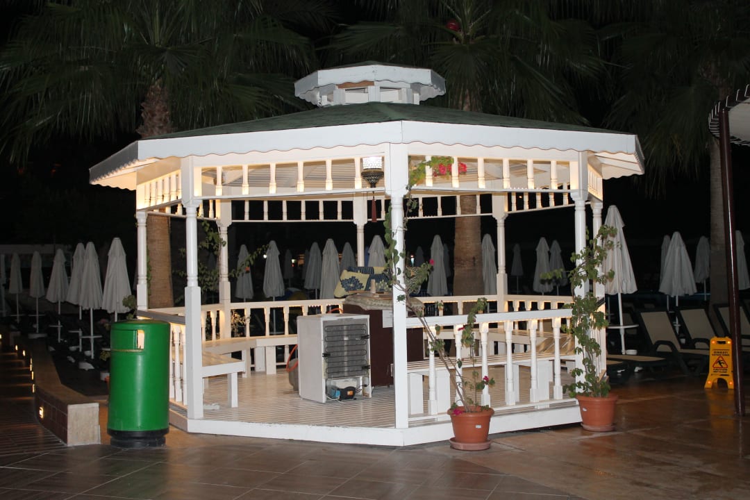 In dem Häuschen sitzt die Pancake Frau Hane Family Resort